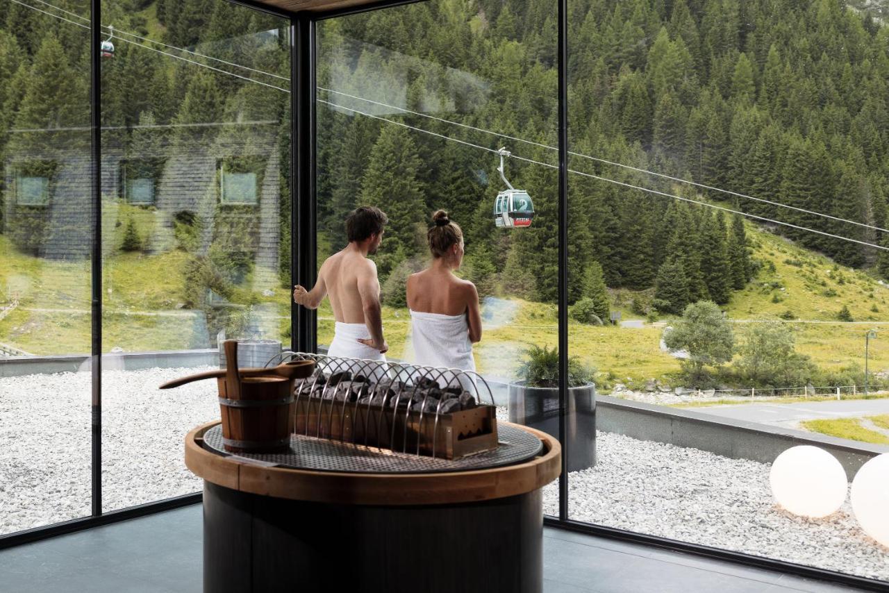 Hotel Vier Jahreszeiten Sankt Leonhard im Pitztal Exterior foto