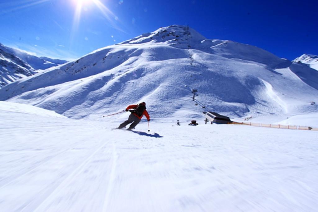 Hotel Vier Jahreszeiten Sankt Leonhard im Pitztal Exterior foto